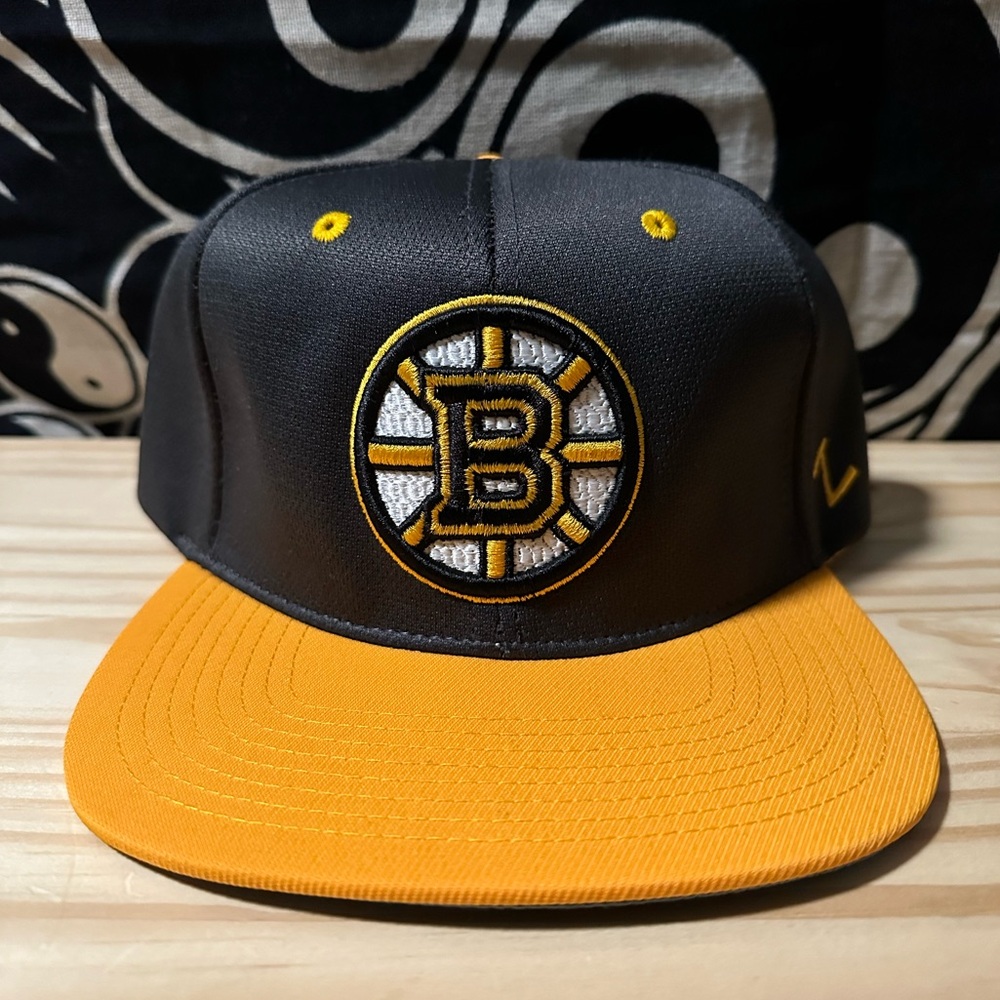 Boston Bruins Hockey Grey Yellow Zephyr Brand NHL Official Snap Back Hat